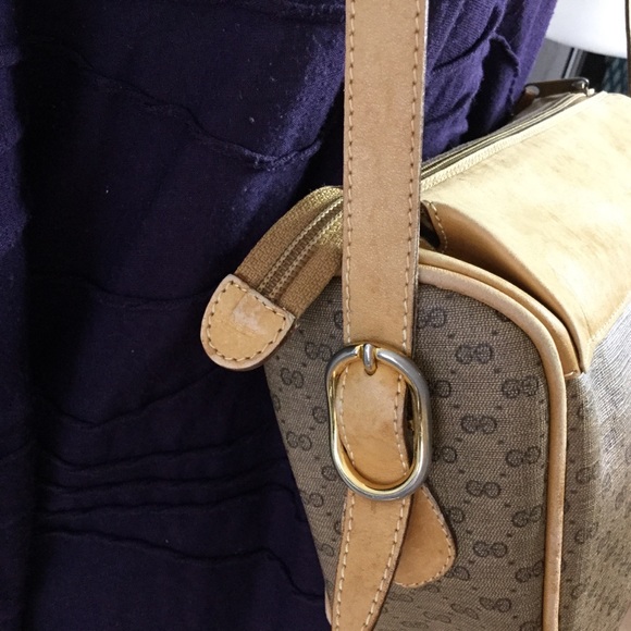 ❤️SOLD❤️GUCCI Vtg GG Monogram Tan/Cream CrossBody - Picture 5 of 8